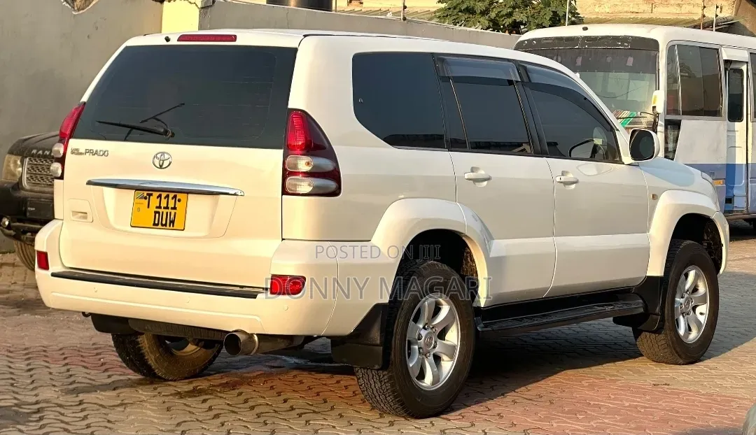 Toyota Land Cruiser Prado 2005 White