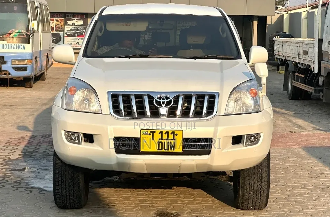 Toyota Land Cruiser Prado 2005 White
