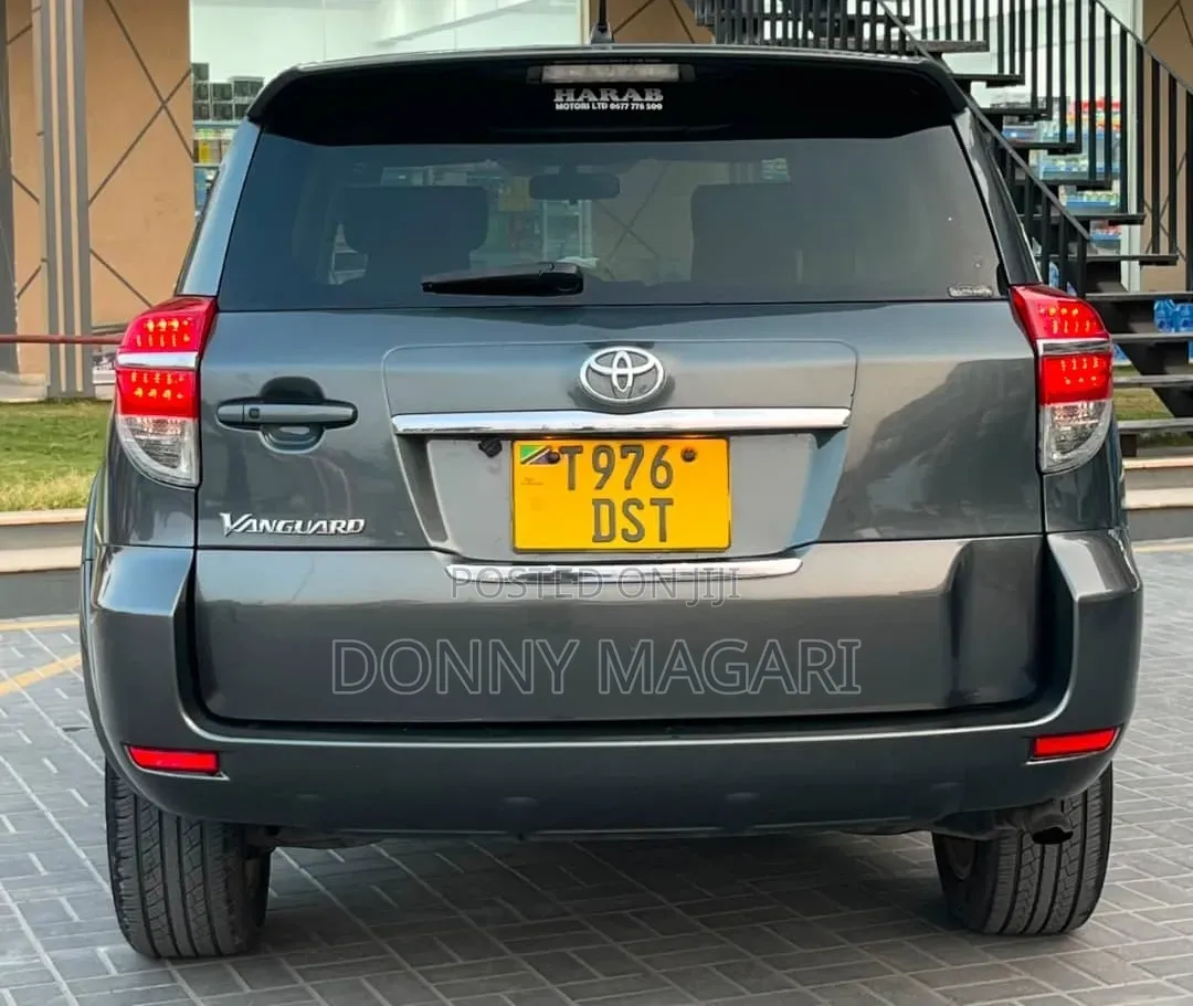 Toyota Vanguard 2010 Gray