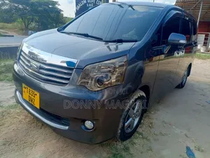 Toyota Noah 2008 Gray