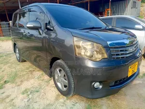 Toyota Noah 2008 Gray