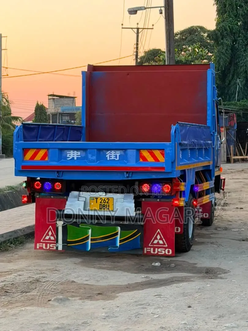 Mitsubishi Fuso Tipper