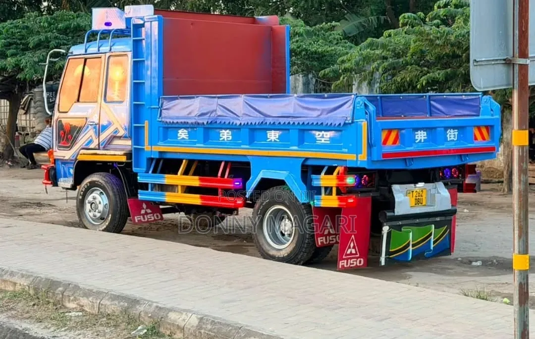 Mitsubishi Fuso Tipper