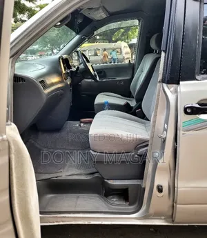 Toyota Noah 2001 Silver