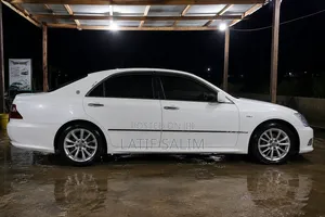 Toyota Crown Royale 2005 White