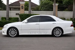 Toyota Crown Royale 2005 White