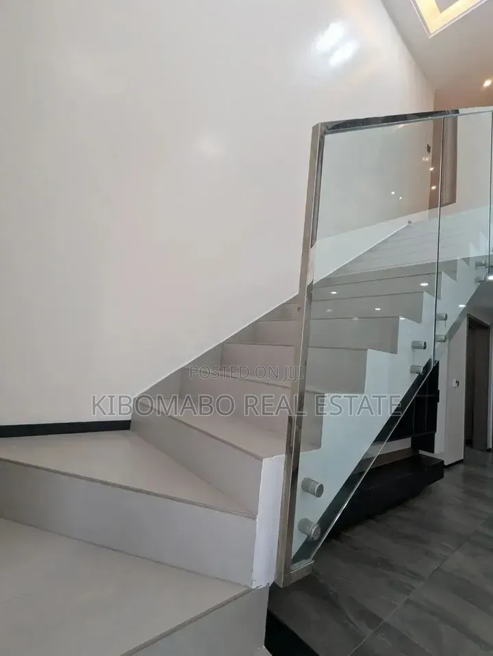 Furnished 3bdrm Duplex in Oyster Bay for rent
