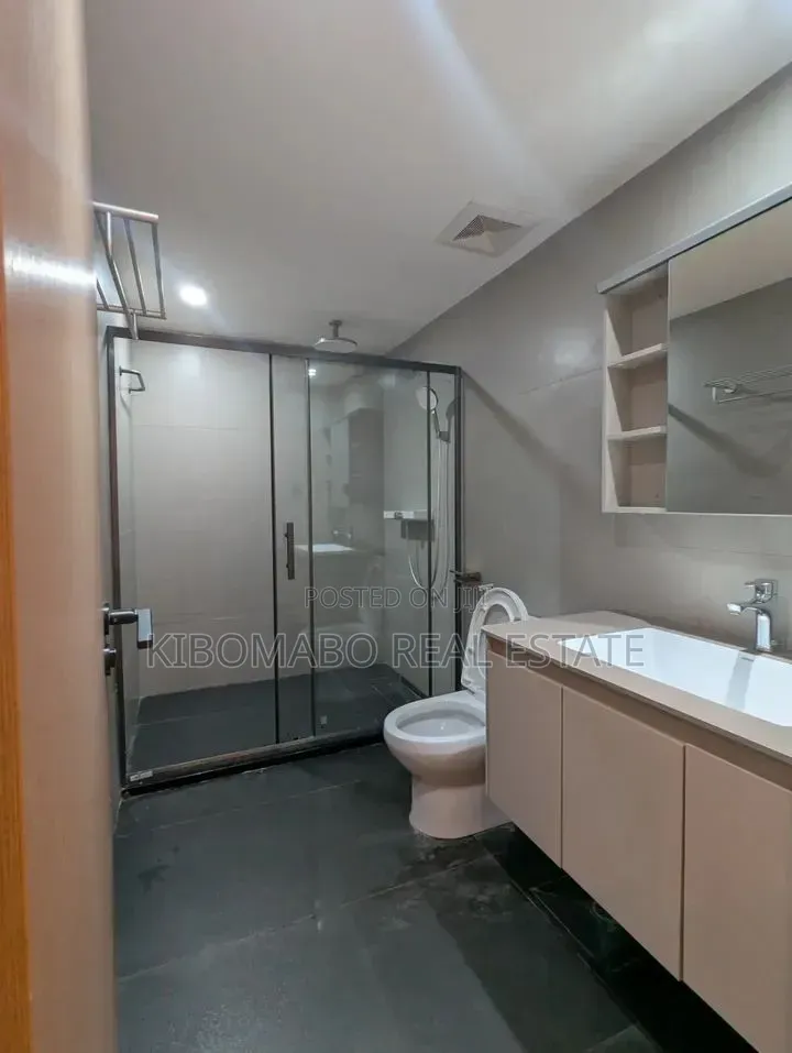 Furnished 3bdrm Duplex in Oyster Bay for rent