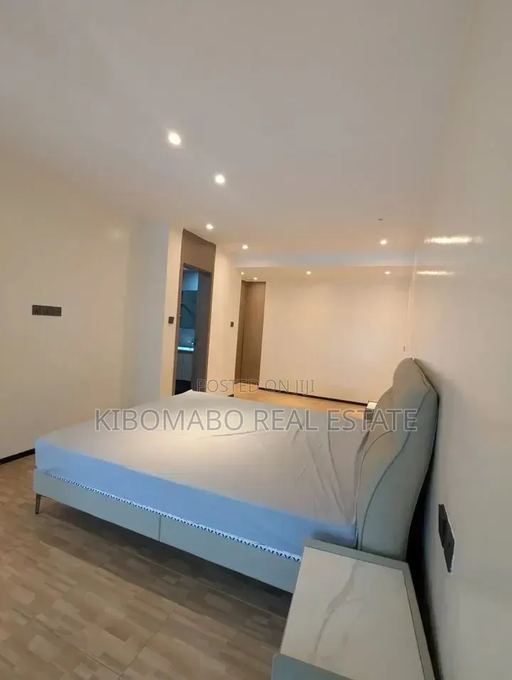 Furnished 3bdrm Duplex in Oyster Bay for rent