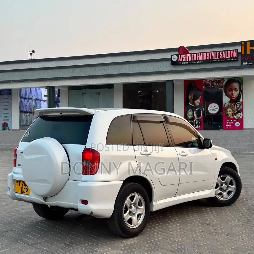 Toyota RAV4 2001 White