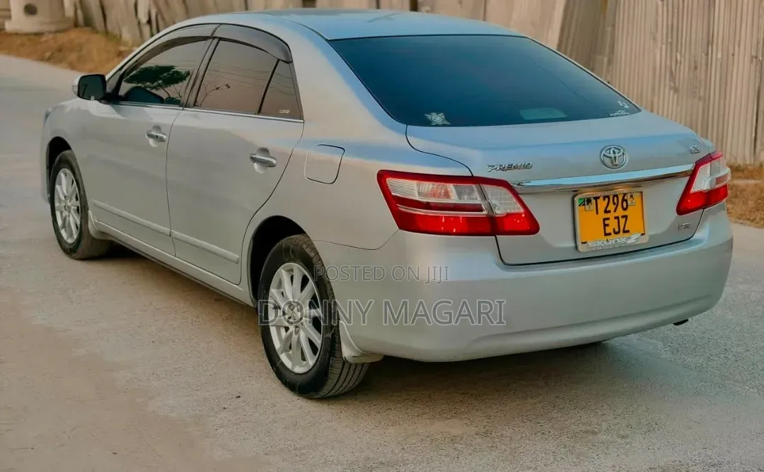 Toyota Premio 2010 Silver