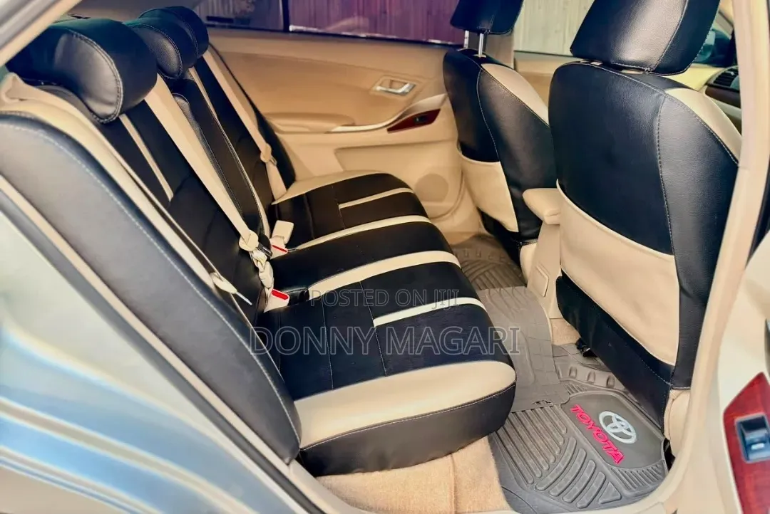 Toyota Premio 2010 Silver