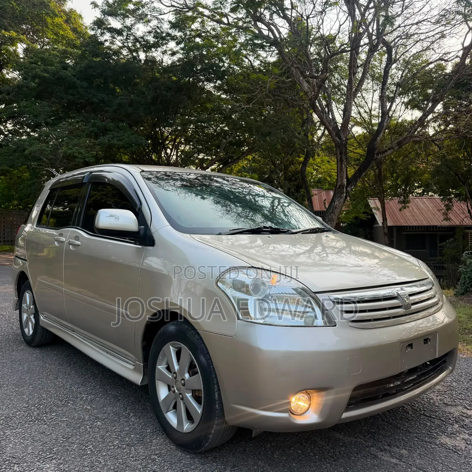 Toyota Raum 2004 Silver