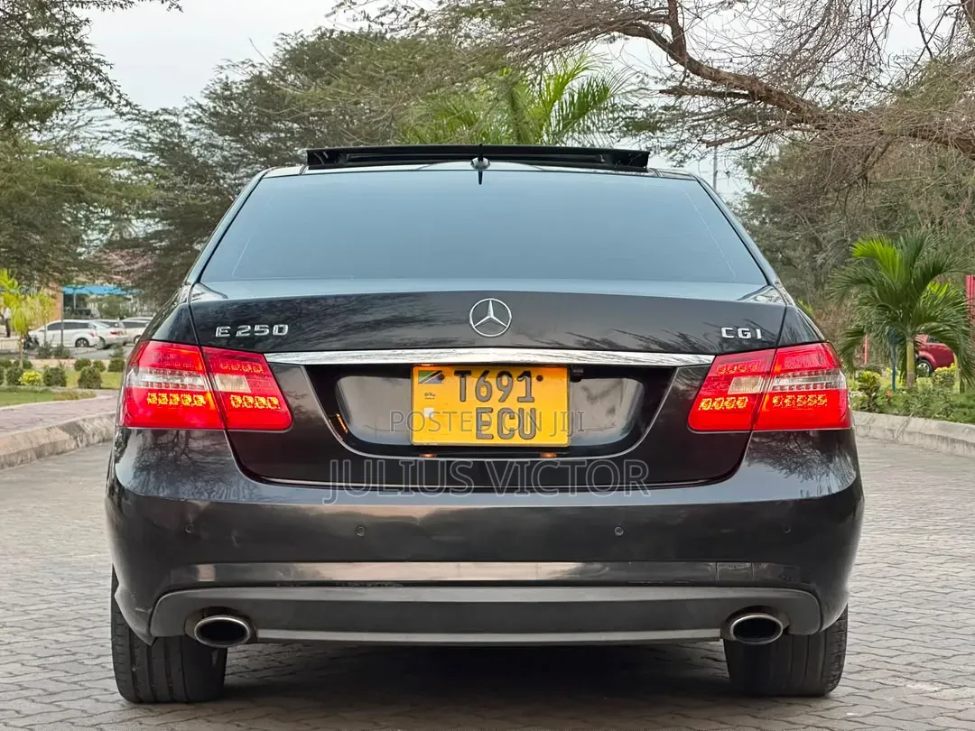 Mercedes-Benz C250 2010 Black