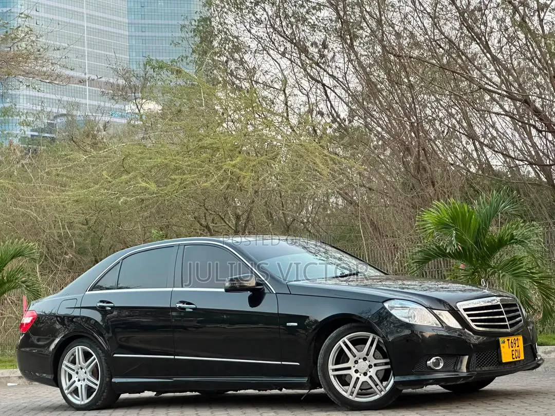 Mercedes-Benz C250 2010 Black