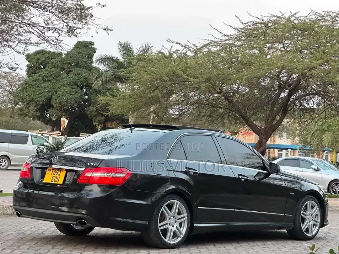 Mercedes-Benz C250 2010 Black
