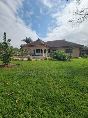 4bdrm House in Central Business Area for rent