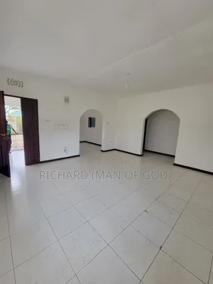 4bdrm House in Central Business Area for rent