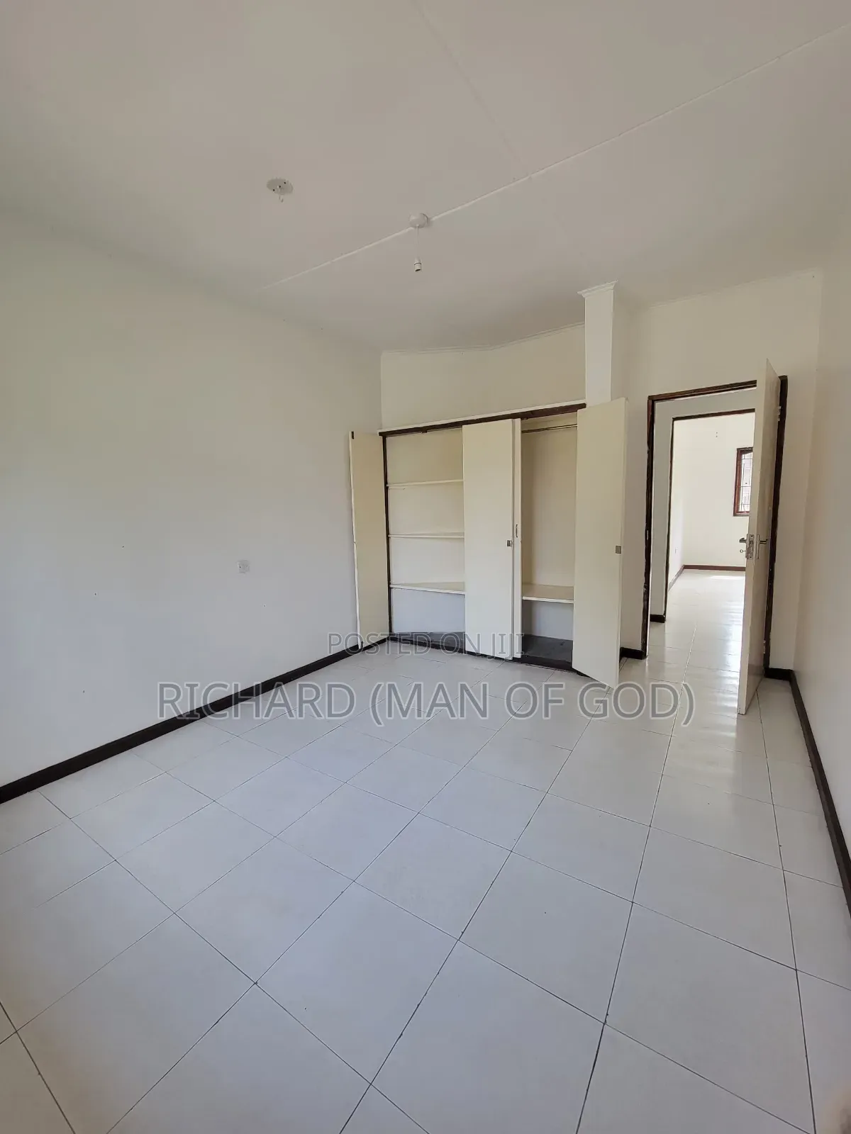 4bdrm House in Central Business Area for rent