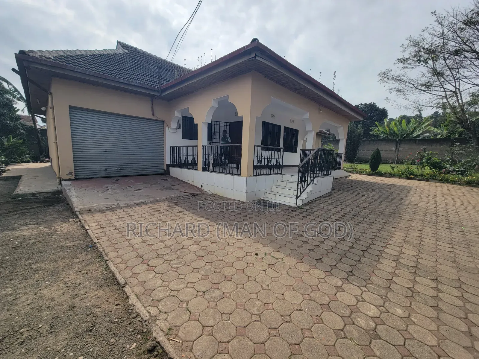 4bdrm House in Central Business Area for rent