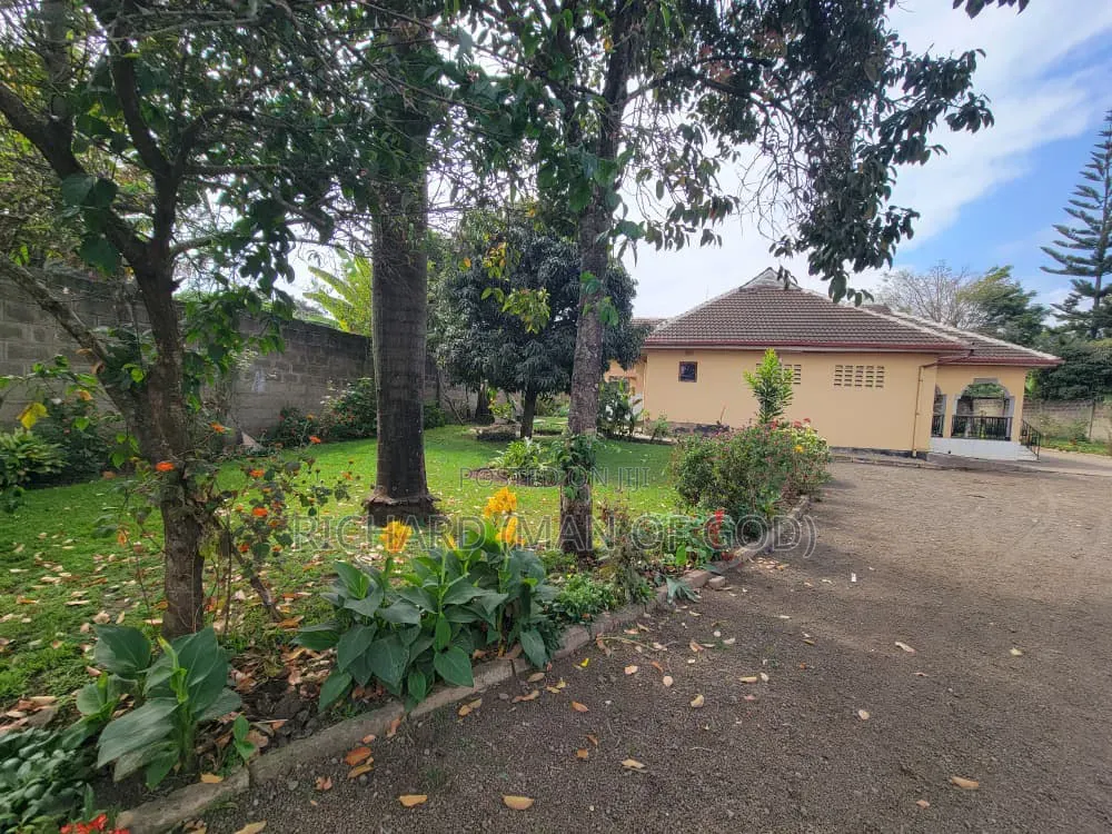4bdrm House in Central Business Area for rent