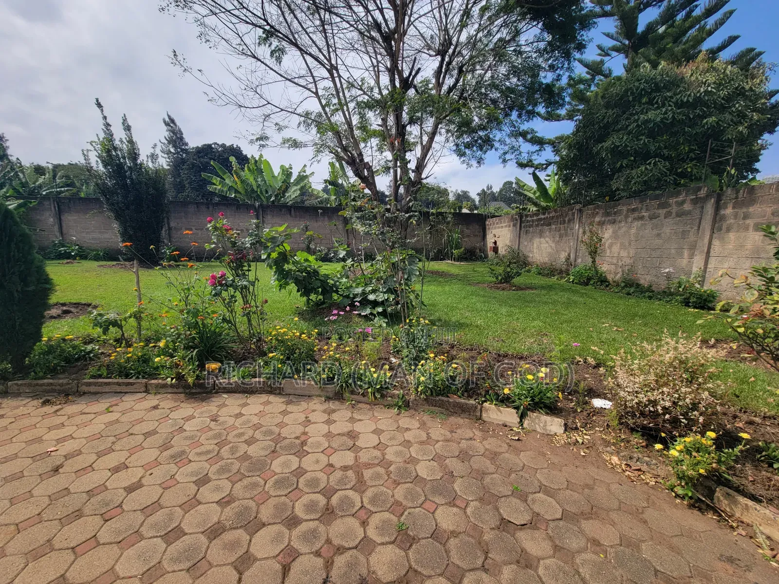 4bdrm House in Central Business Area for rent