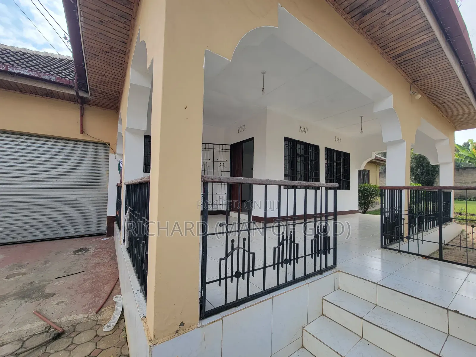 4bdrm House in Central Business Area for rent
