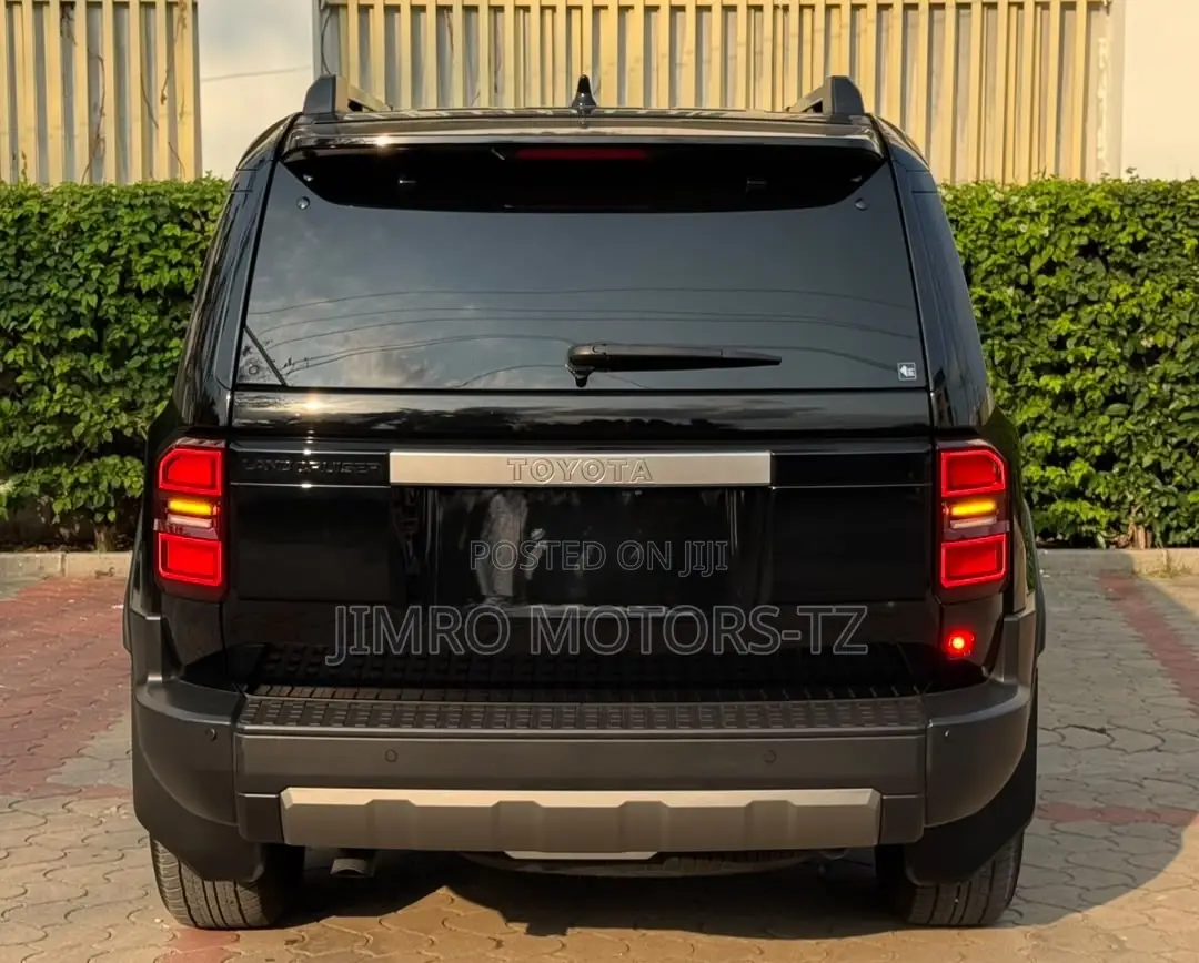 Toyota Land Cruiser Prado 2024 Black