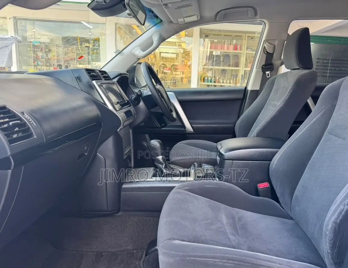 Toyota Land Cruiser Prado 2018 Black
