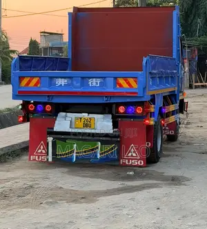 Toyota Fuso Tipper