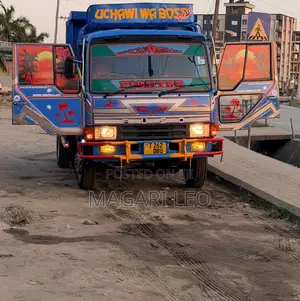 Toyota Fuso Tipper