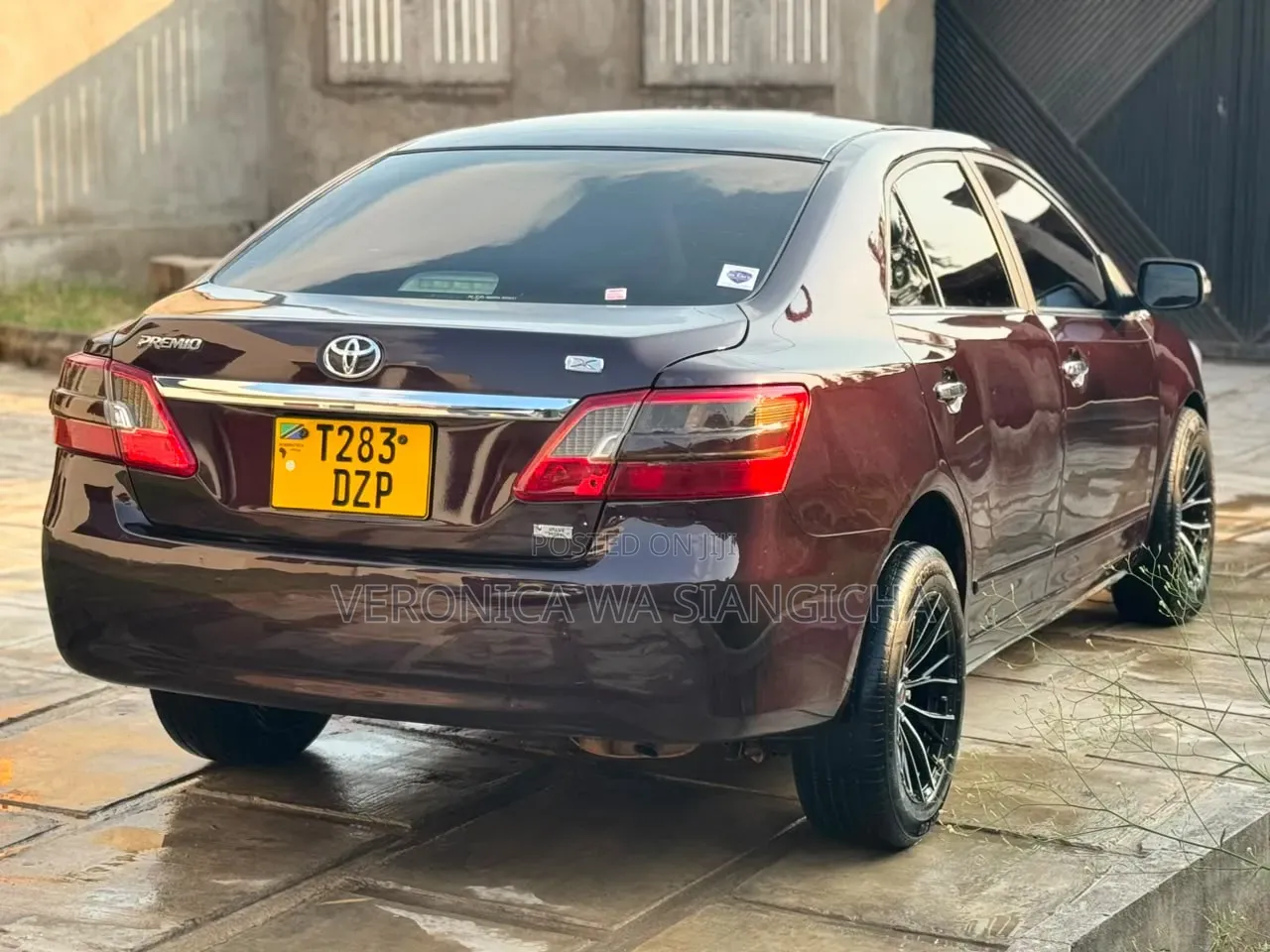 Toyota Premio 2010 Maroon