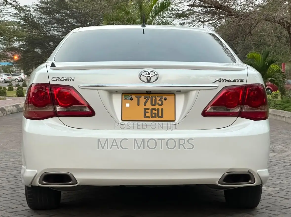 Toyota Crown 2009 White