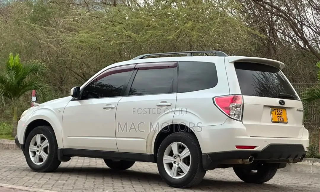 Subaru Forester 2012 Pearl