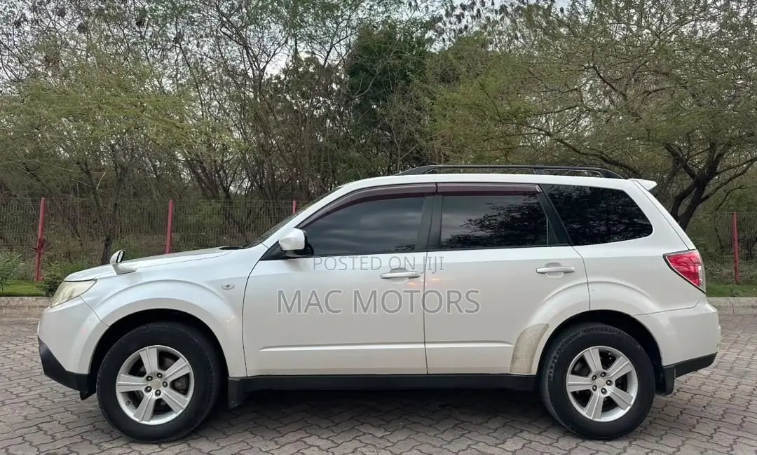 Subaru Forester 2012 Pearl