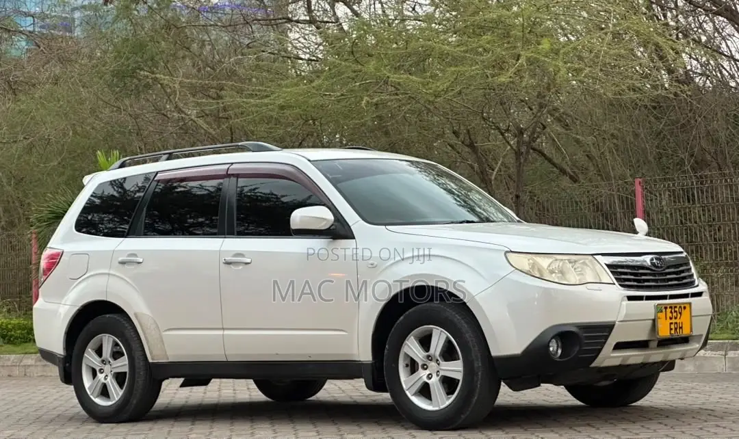 Subaru Forester 2012 Pearl