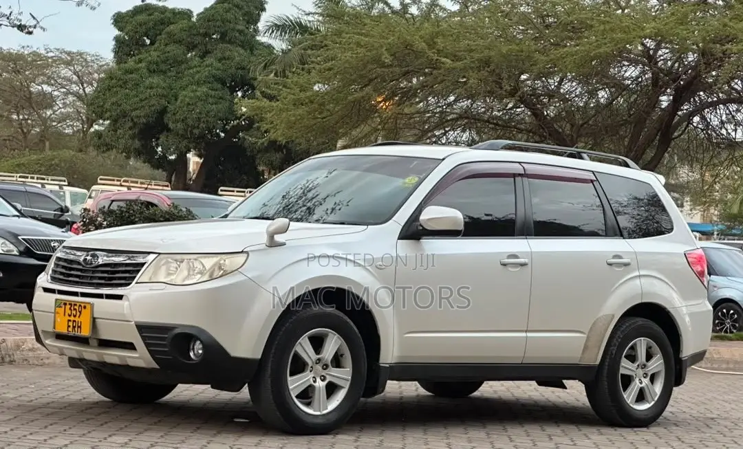 Subaru Forester 2012 Pearl