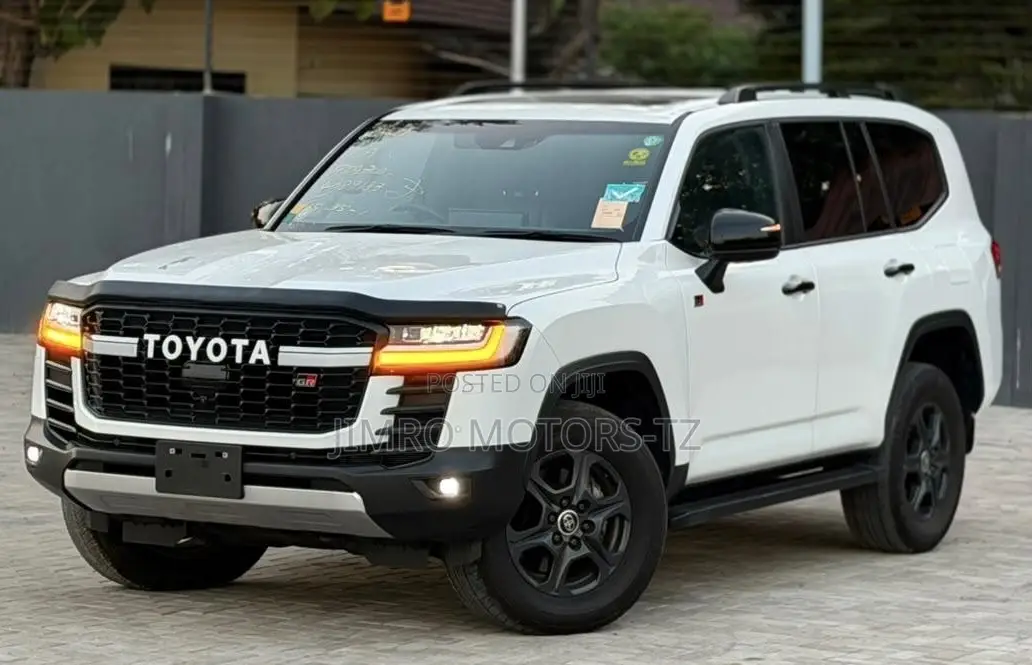 Toyota Land Cruiser 2024 White