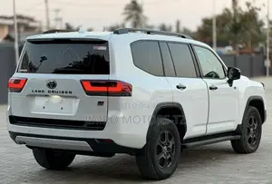 Toyota Land Cruiser 2024 White