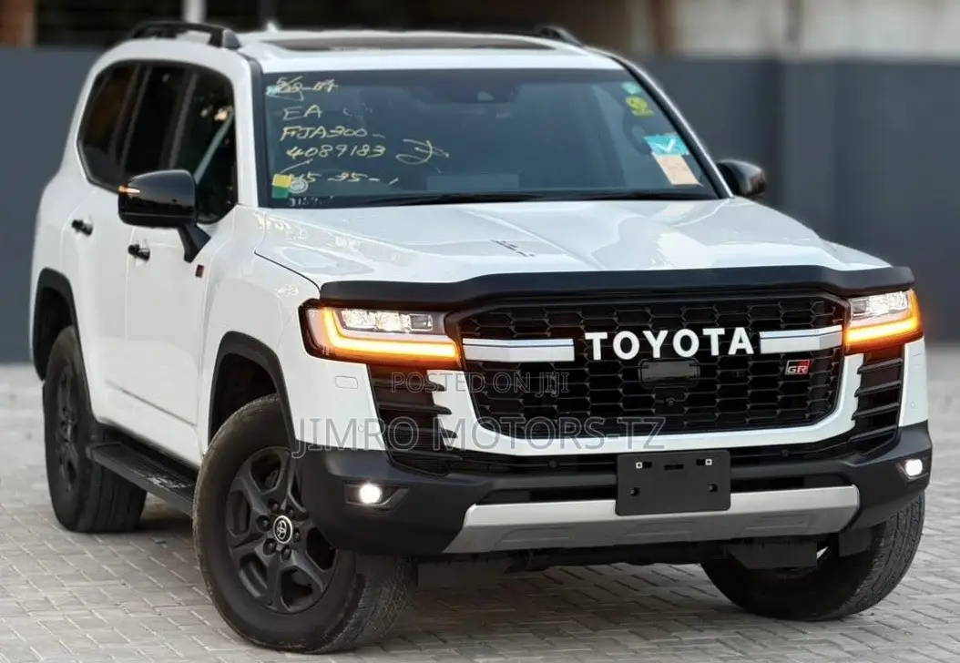 Toyota Land Cruiser 2024 White