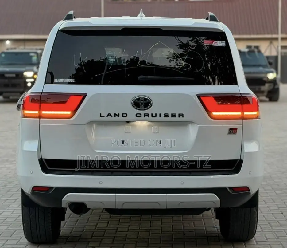 Toyota Land Cruiser 2024 White