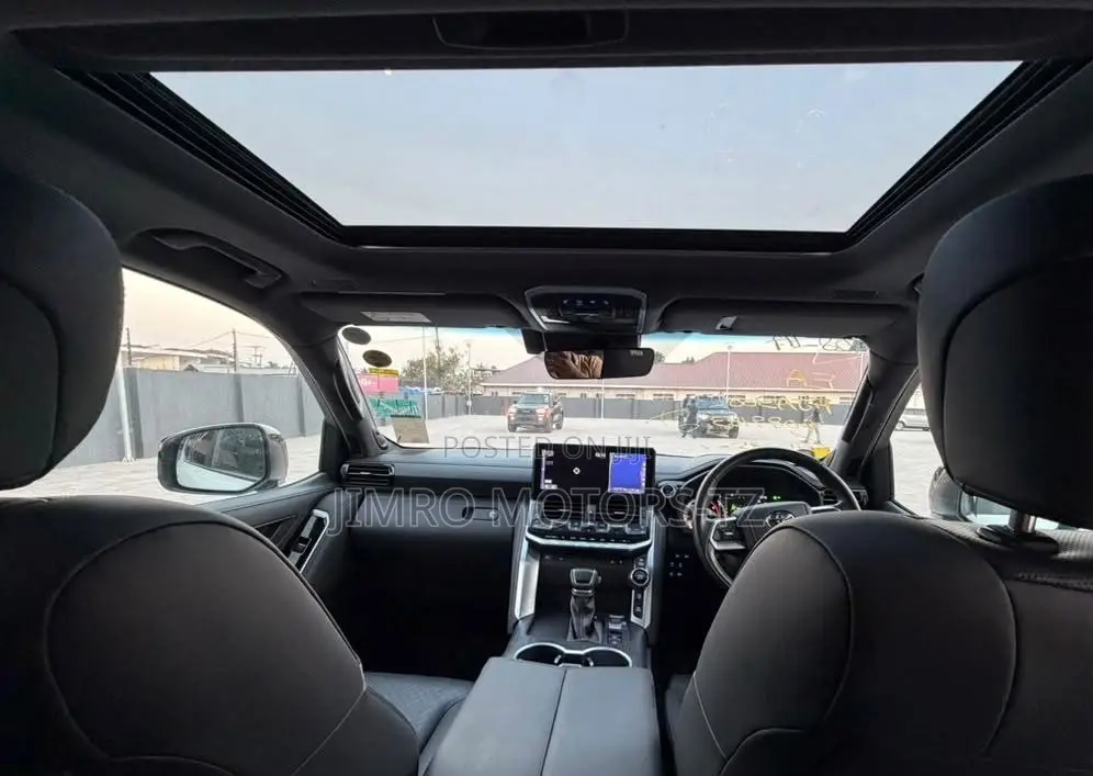 Toyota Land Cruiser 2024 White