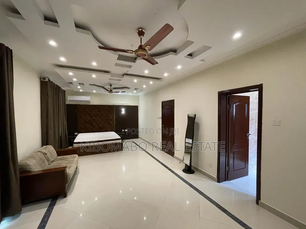 Furnished 4bdrm Villa in Ada Estate for rent