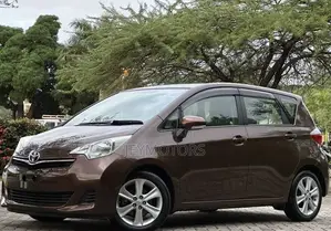 Toyota Ractis 2011 Brown