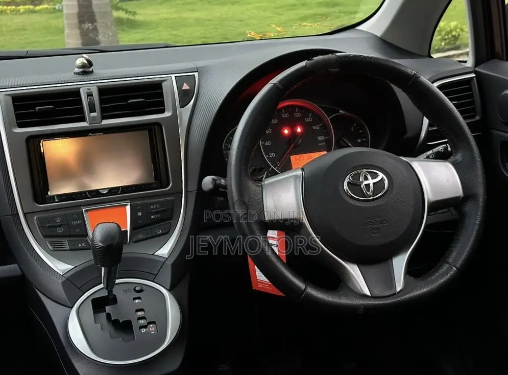 Toyota Ractis 2011 Brown