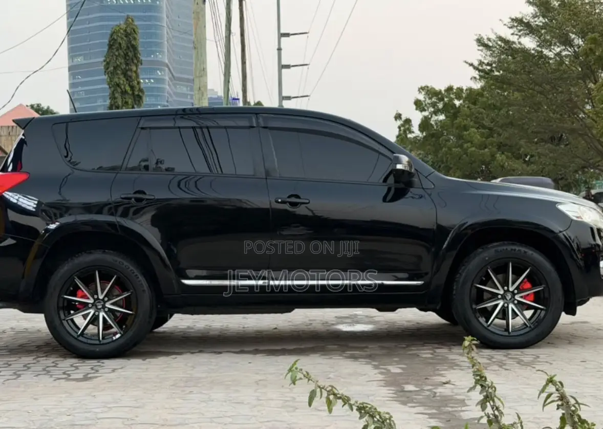 Toyota Vanguard 2012 Black