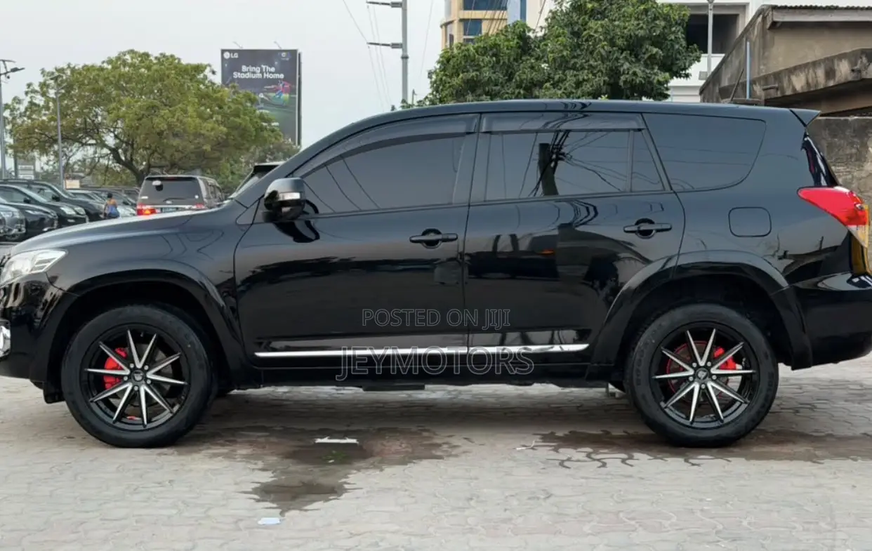 Toyota Vanguard 2012 Black