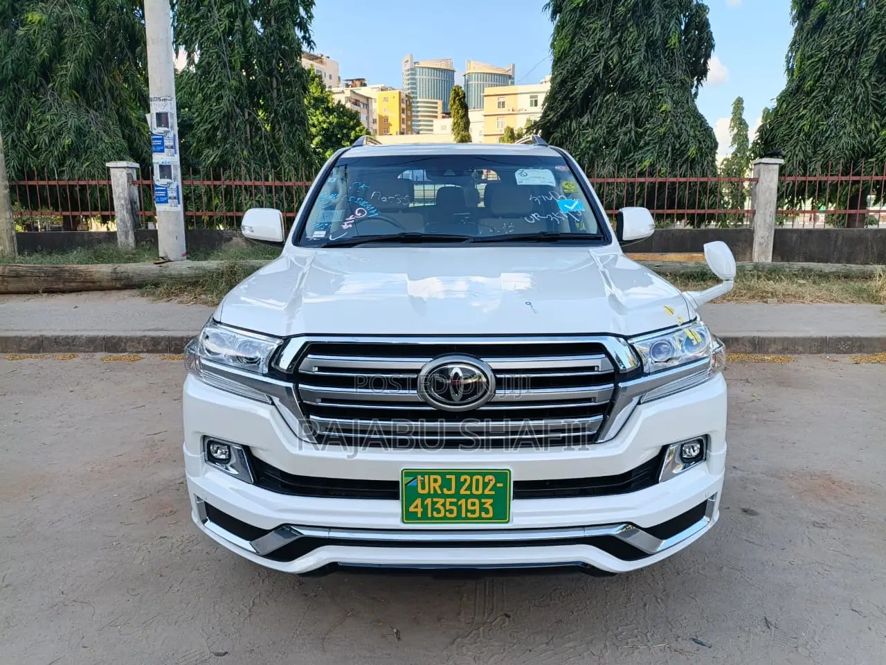 Toyota Land Cruiser 4.6 V8 ZX 2018 White