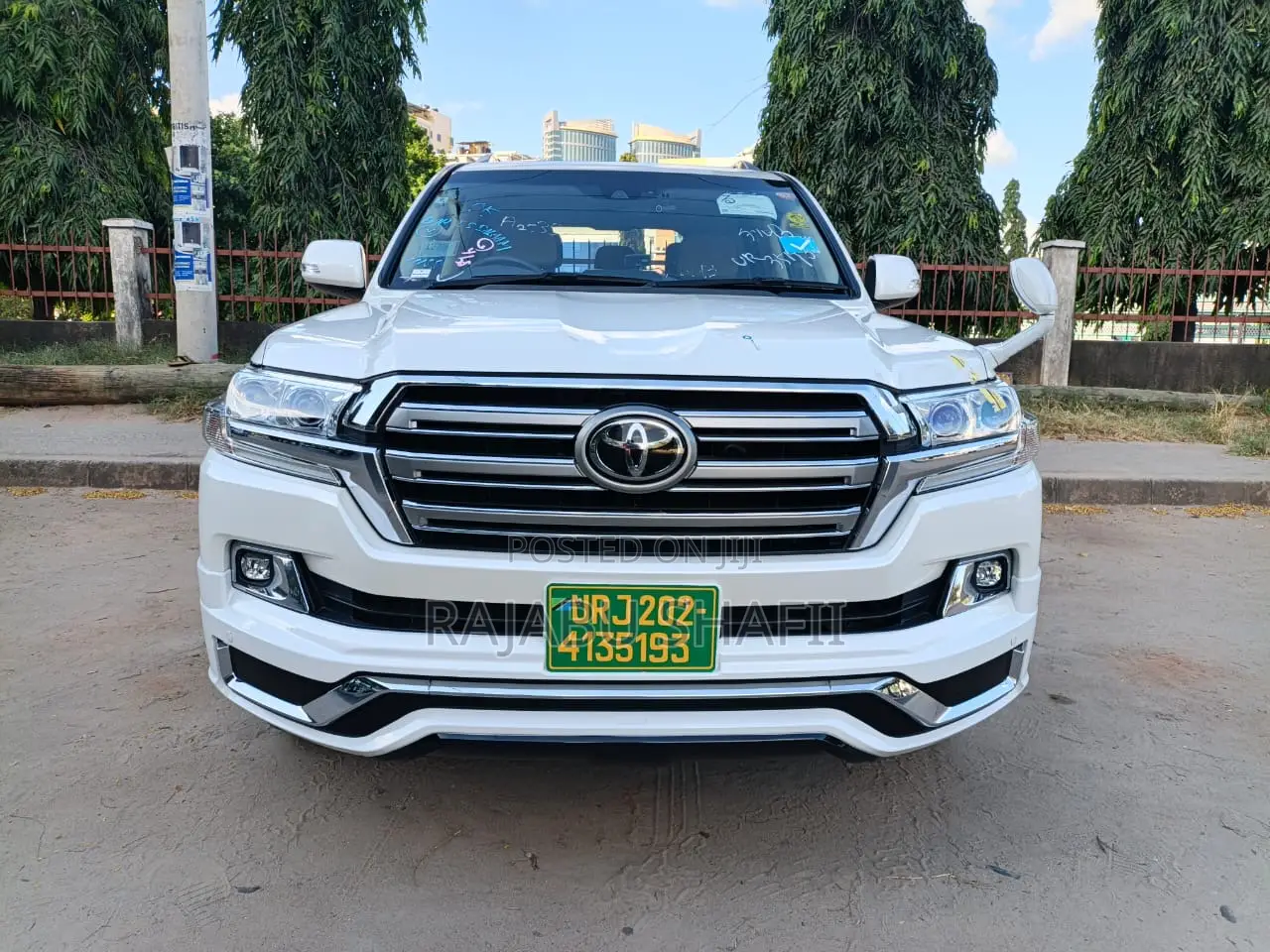 Toyota Land Cruiser 4.6 V8 ZX 2018 White