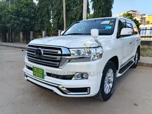 Toyota Land Cruiser 4.6 V8 ZX 2018 White